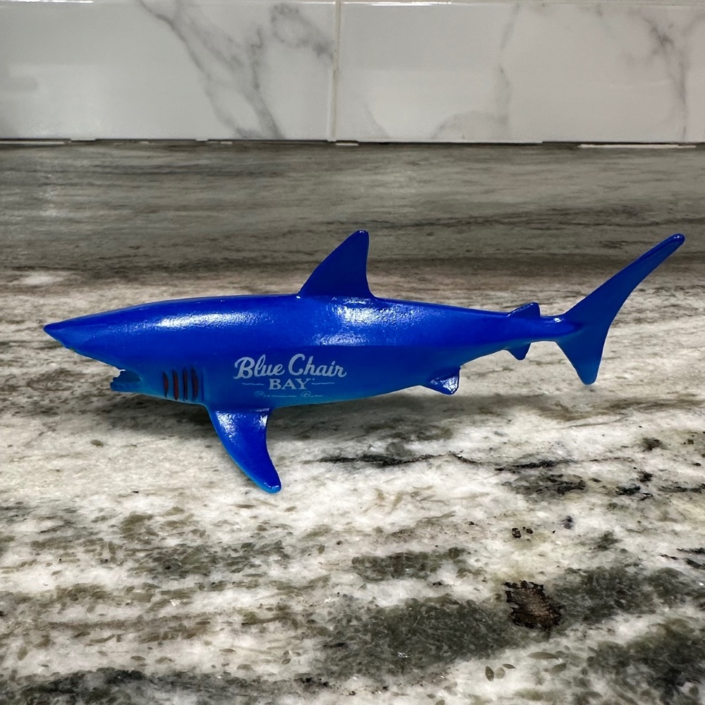 Blue Chair Bay Rum SHARK SHOOTER Figural Hanging Shot Glass Kenny Chesney NEW